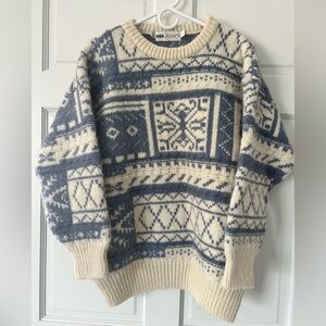 100% Women’s Wool Sweater